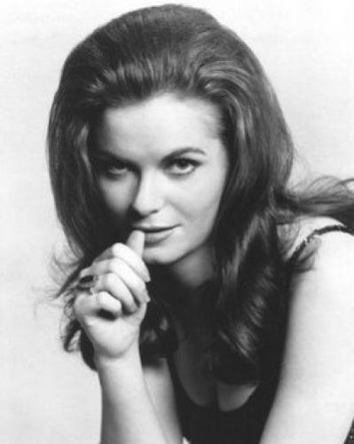 Jeannie C. Riley
