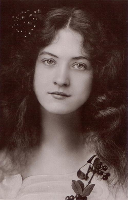 Maude Fealy
