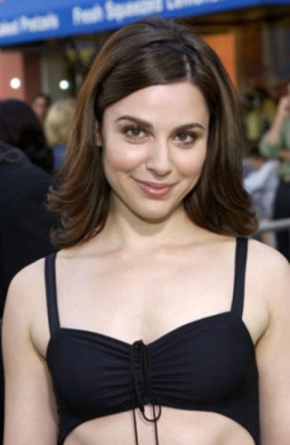Cara Buono
