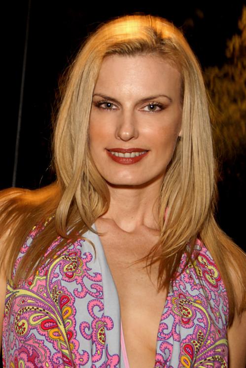 Darryl Hanah Profile, Photos, News, Bio | CelebNest