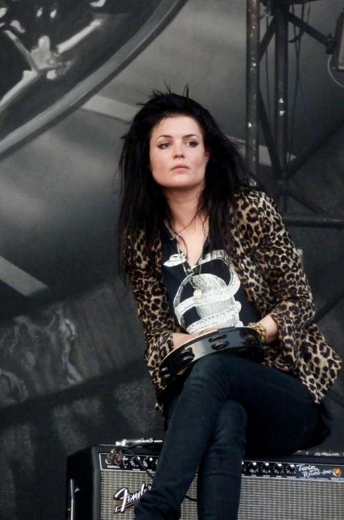 Alison MosshartProfile, Photos, News and Bio