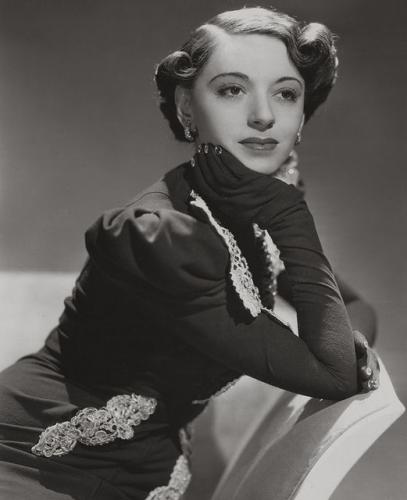 Elaine Barrie