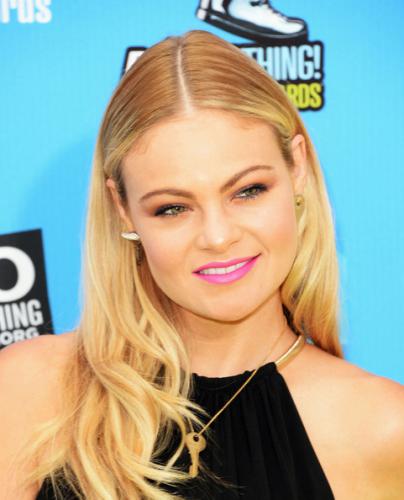 Caitlin CrosbyProfile, Photos, News and Bio