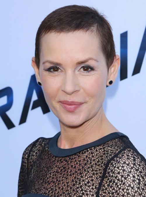 Embeth Davidtz