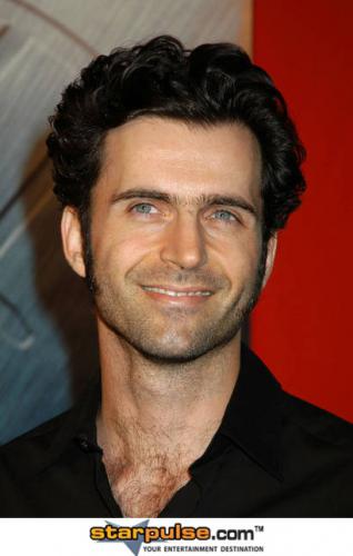 Dweezil ZappaProfile, Photos, News and Bio