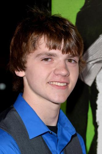 Joel Courtney