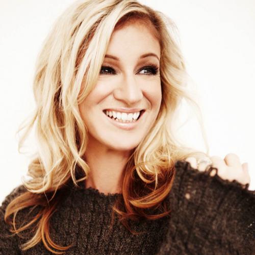 Crystal LewisProfile, Photos, News and Bio