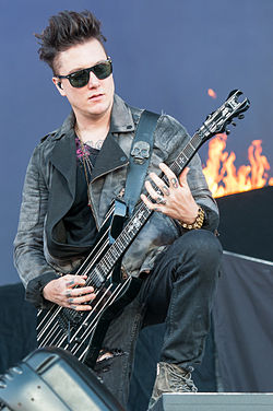 Synyster GatesProfile, Photos, News and Bio