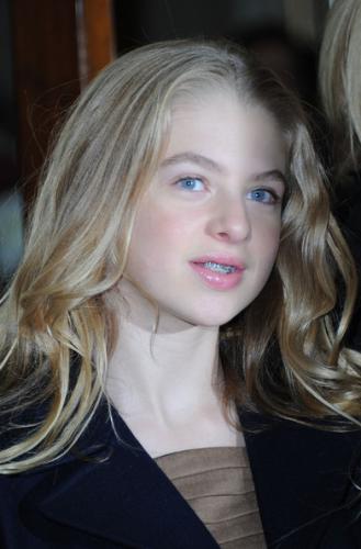 Anais Gallagher
