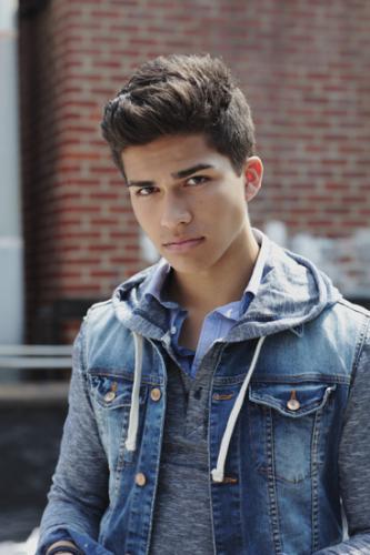 Alex Aiono