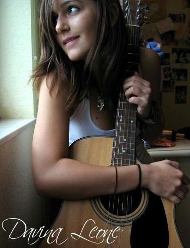 Davina Leone