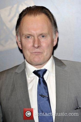 Robert Glenister