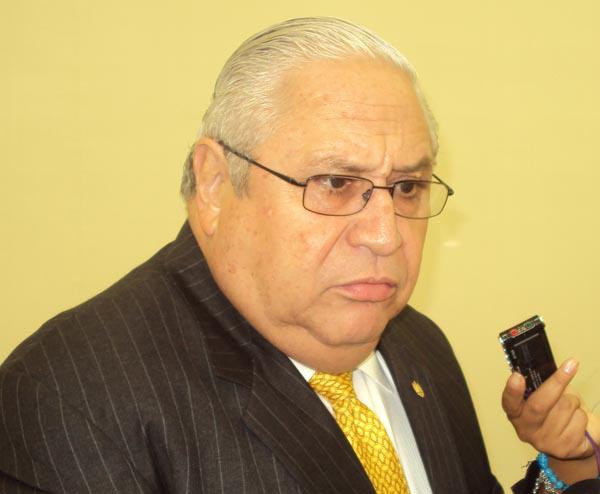 Armando Calderon Sol