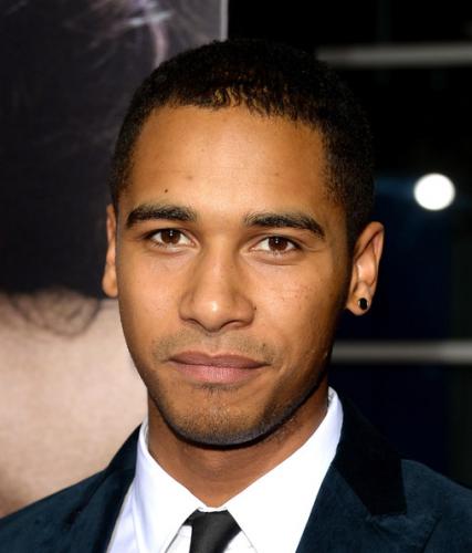 Elliot Knight