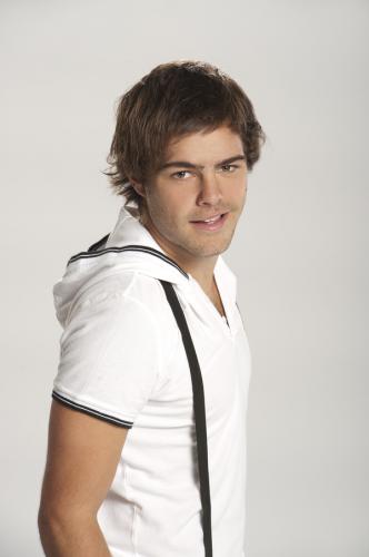 Peter Lanzani