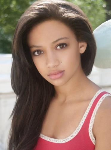 Samantha Logan