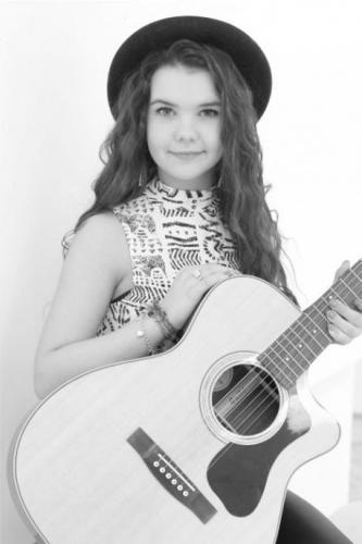Lauren Thalia