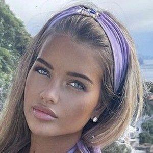 Mia Woodhall