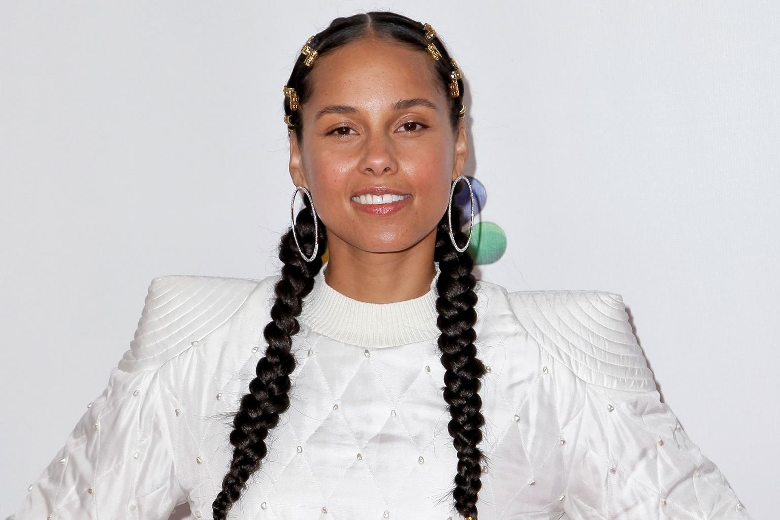 Alicia Keys Debuts New Summer Look with Orange and Pink Braids â€” See theÂ Photos!