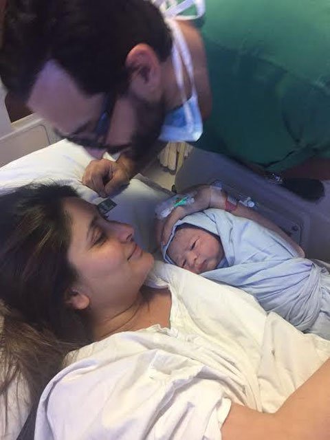 Saif, Kareena\'s first family photo with Taimur is the cutest thing you\'ll see today! - The Express Tribune