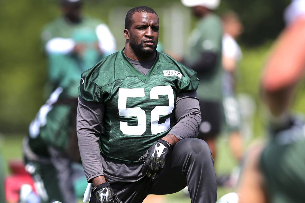 Jets cut David Harris in shocking move