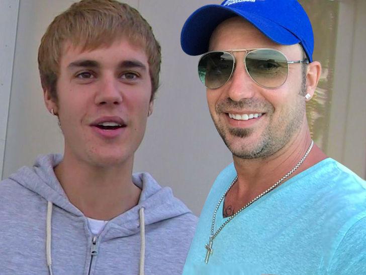 Justin Bieber's Dad Flies to L.A. for Quality Time On Heels of Major Life Decisions