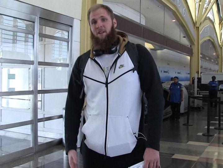 NBA Prospect Przemek Karnowski Apologizes To Airline Passengers For Being So Huge