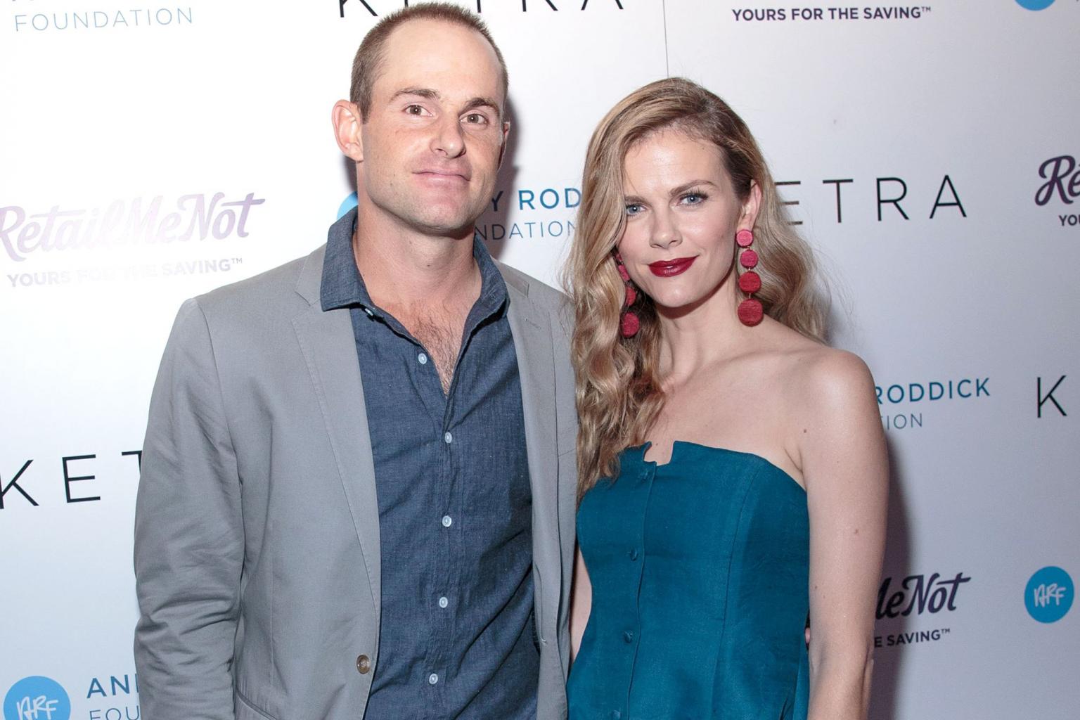 Andy Roddick Reveals Wife Brooklyn Decker Is Pregnant with Their Second Child       '  a    Girl
