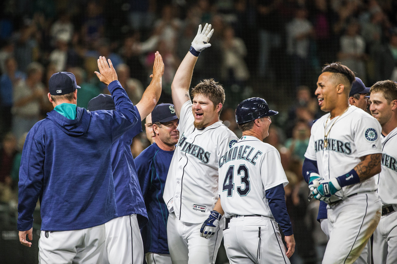 Adam Lind’s three-run homer caps improbable win for Mariners