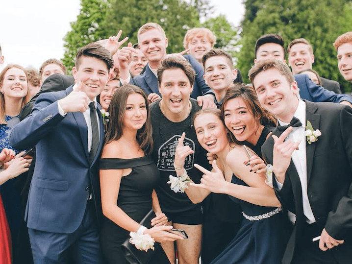 Canadian Pm Justin Trudeau Photobombs Prom Kids While Jogging (Photos)