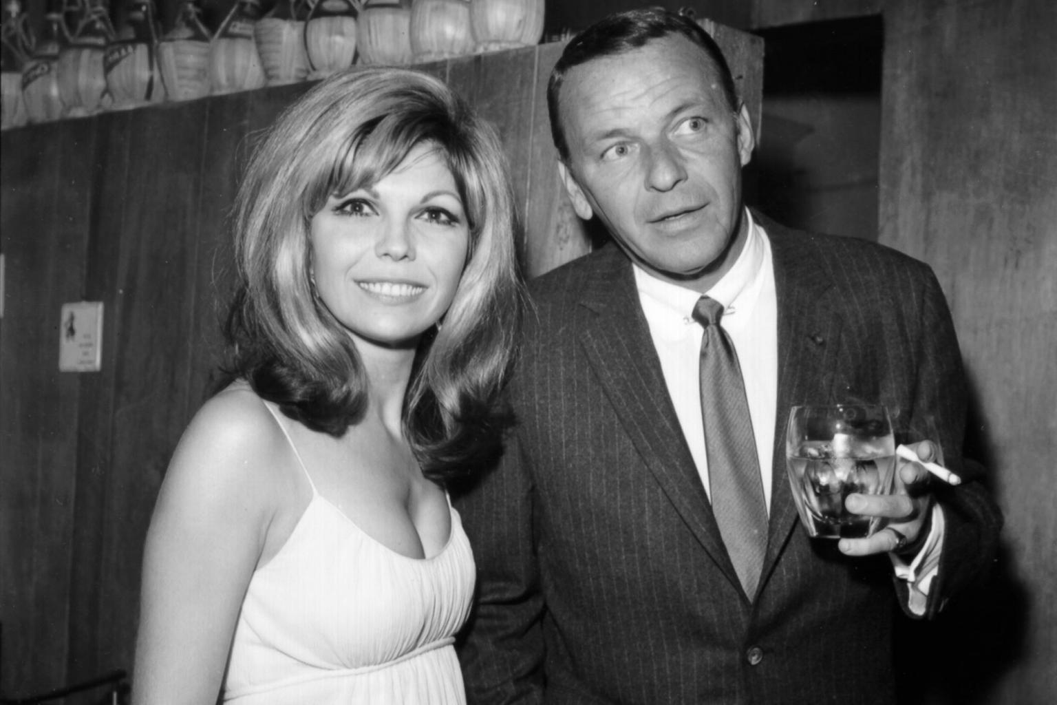 Frank Sinatra       's Daughter Nancy Posts Heartbreaking Father       's Day Tribute:        Sleep Warm,    Poppa        