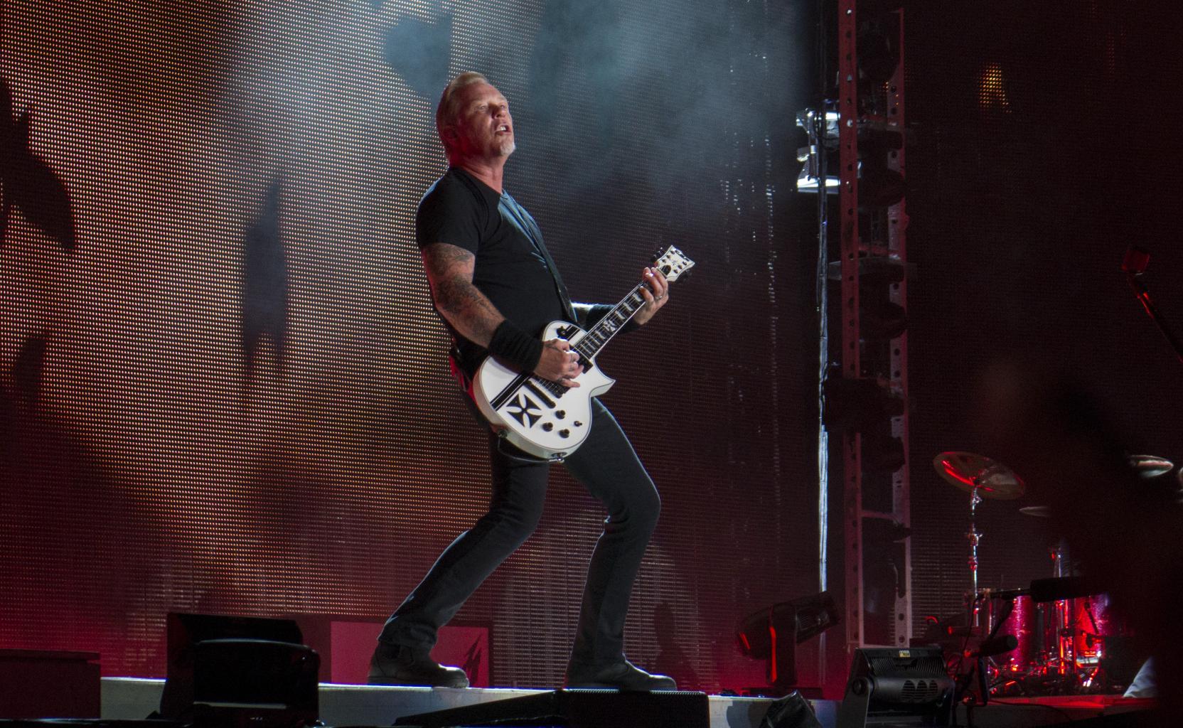 Metallica       's James Hetfield Takes A Tumble On Stage In Amsterdam