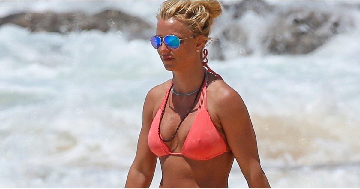 Looking Back at Britney Spears's Hawaiian Vacation Has Us Craving the Beach
