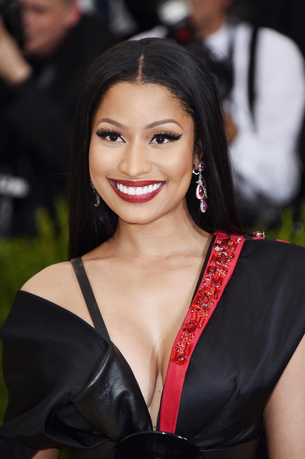 Barbz Rejoice! Nicki Minaj Has Joined Snapchat (But Doesn       't Know How to Use    it)