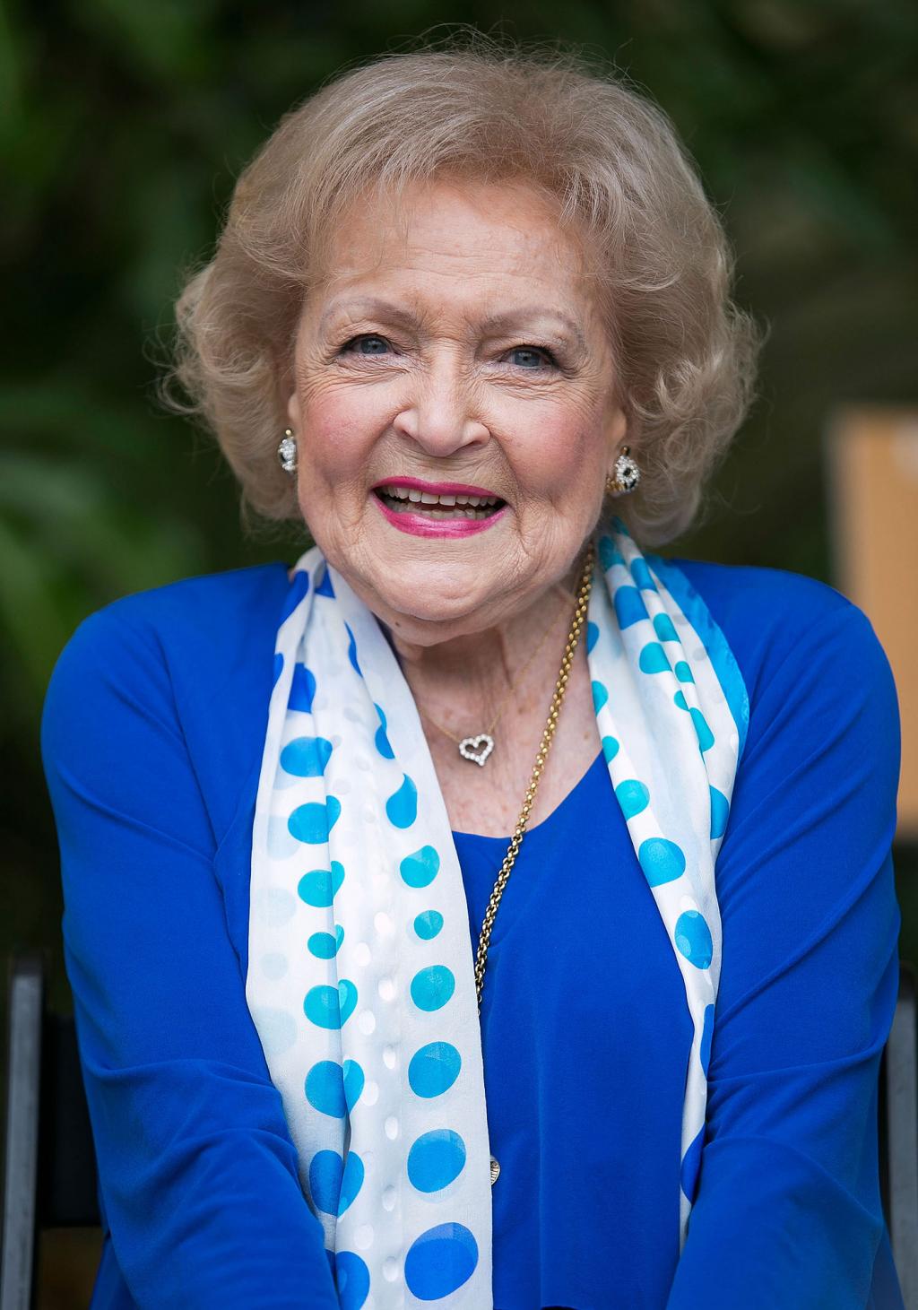 94-Year-Old Betty White Is Free for Dates: Men Are       'a Hobby of Mine        