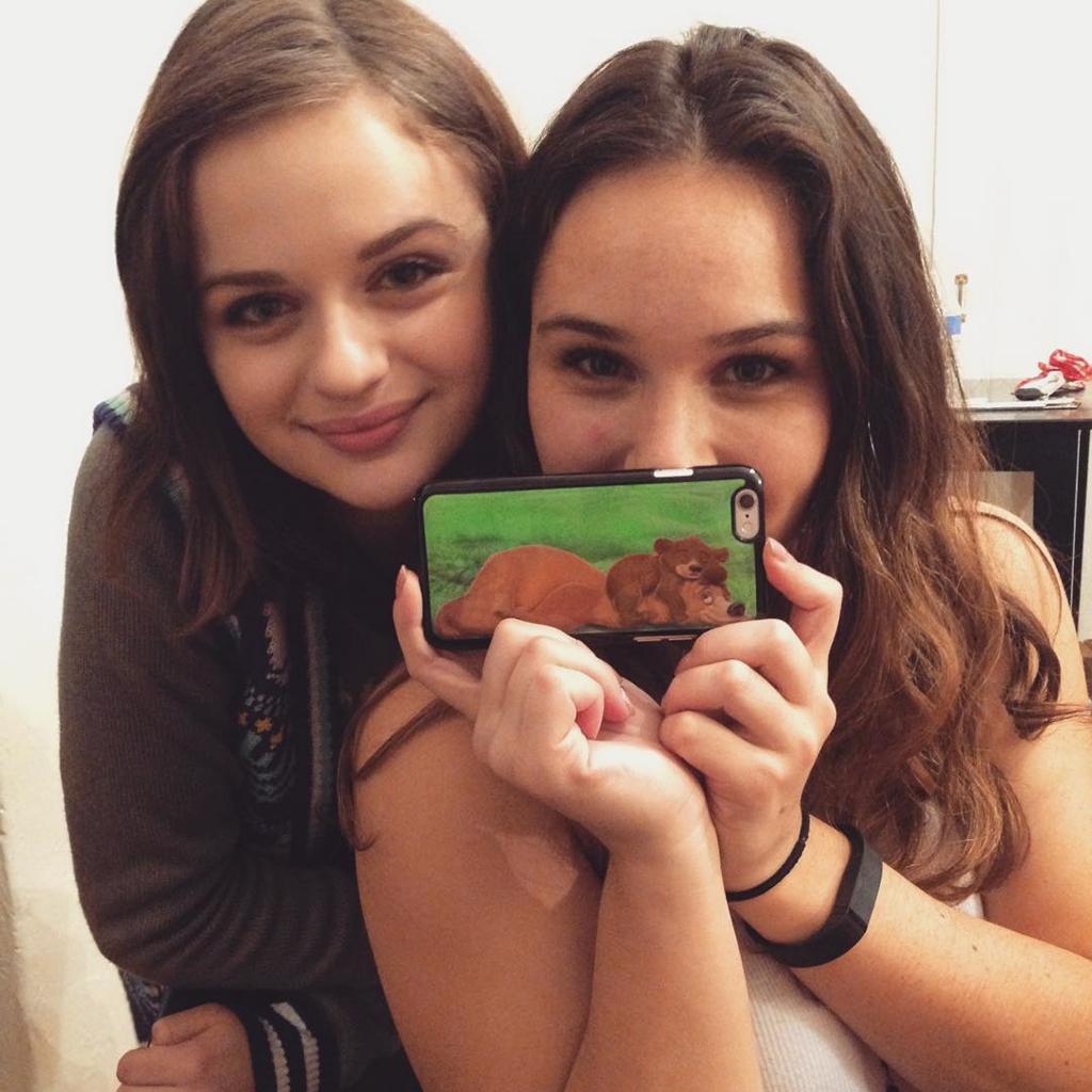 Actress Joey Kingâ€™s Sister Hit by a Semi-Truck: â€˜Please Keep Her in Your Thoughtsâ€™