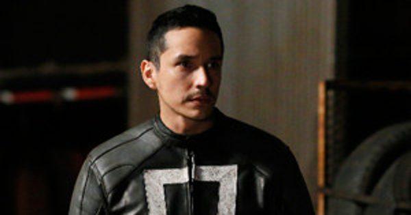 Agents of S.H.I.E.L.D. Cast Tackles All Your Burning Season 4 Premiere Questions