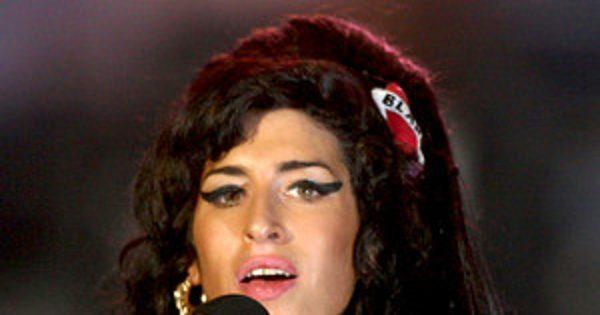 Amy Winehouse, Nick Jonas & More Performers Who Have Never Won an MTV Video Music Award