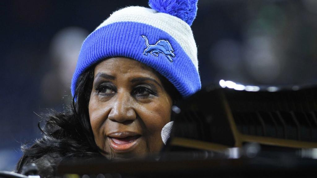 Aretha Franklin dazzles Detroit with remarkable 4 minute, 35 second national anthem (Video)