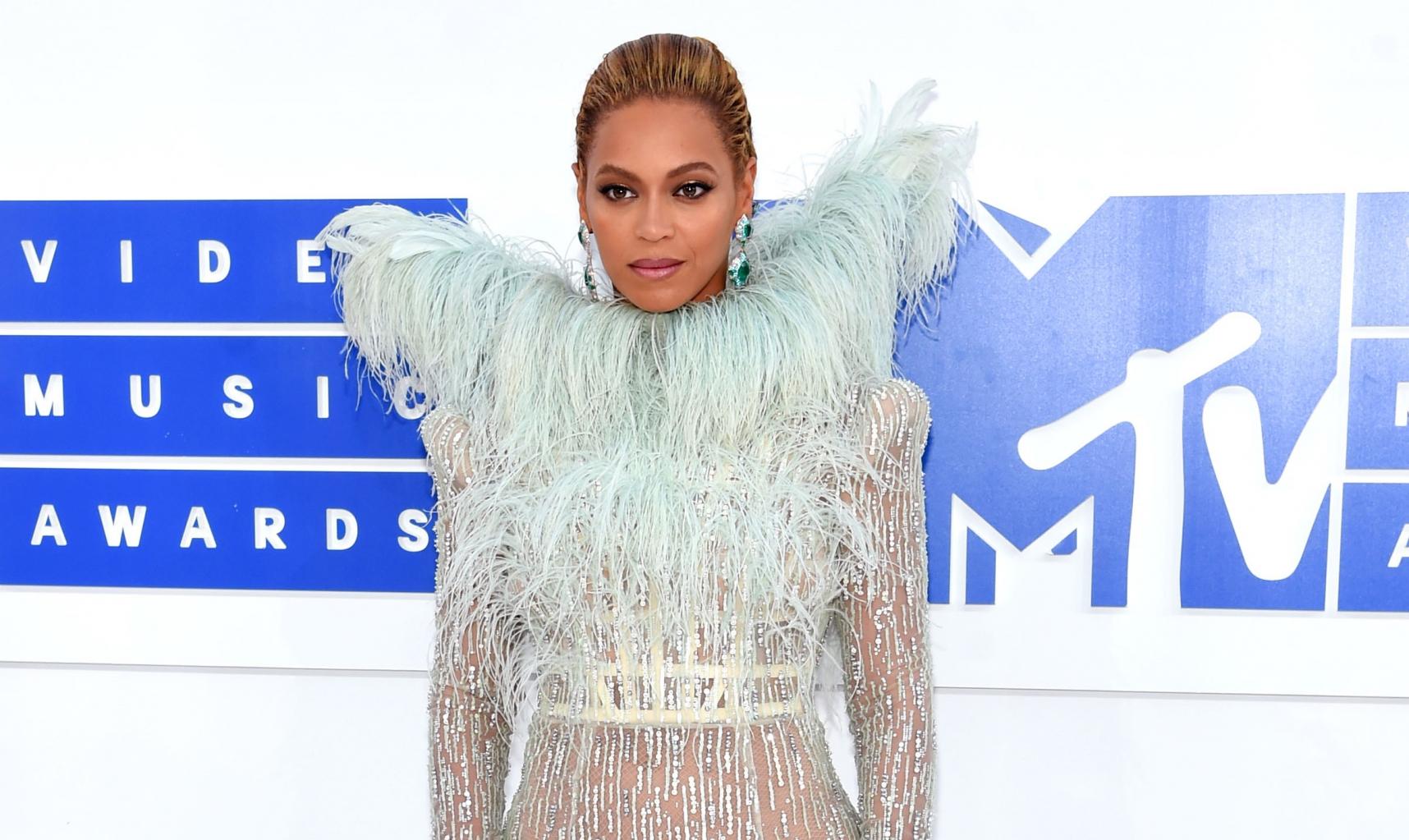 Beyonce, Justin Bieber Lead MTV Ema Nominations