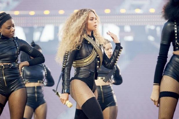 Beyonce  's Super Bowl Tribute to Black Panthers Sparks Contro