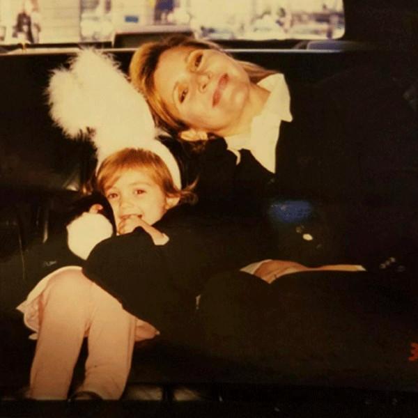 Billie Lourd Pays Tribute to Late Mother Carrie Fisher With Touching Throwback Photo