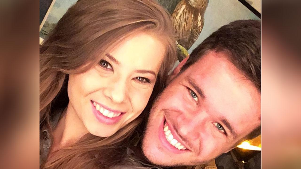 Bindi Irwin & Boyfriend Chandler Powell Cheer On Her Brother Robert During His 'Tonight Show' Appearance