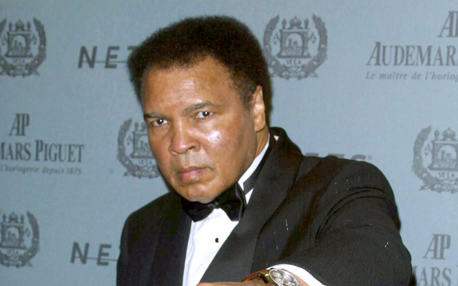 Celebrities, Athletes Pay Tribute to    The Greatest of All Time '  Muhammad Ali