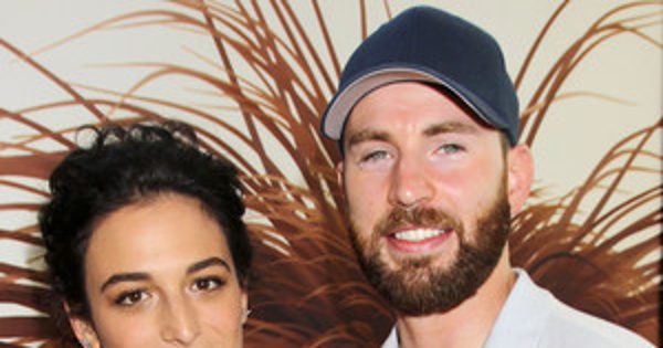 Chris Evans & Jenny Slate Make Red Carpet Debut as a Couple and Show Pda in Cute Photos