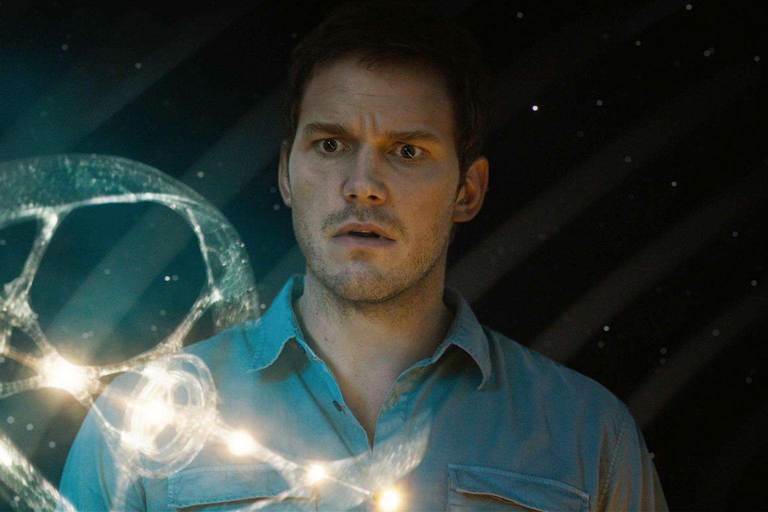 Chris Pratt Learns His Daunting Fate in New Passengers Clip: â€˜Iâ€™m the Only One Awakeâ€™