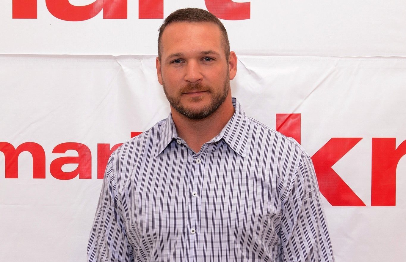 Brian Urlacher gets temporary custody of son after boy's stepfather is killed