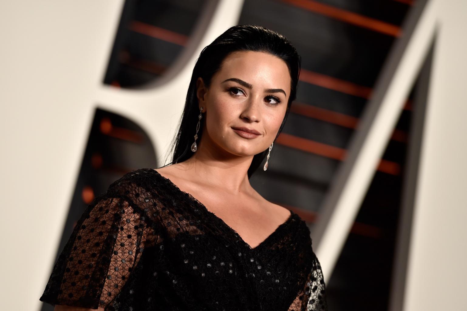 Demi Lovato Apologizes After Seemingly Laughing At Zika Virus