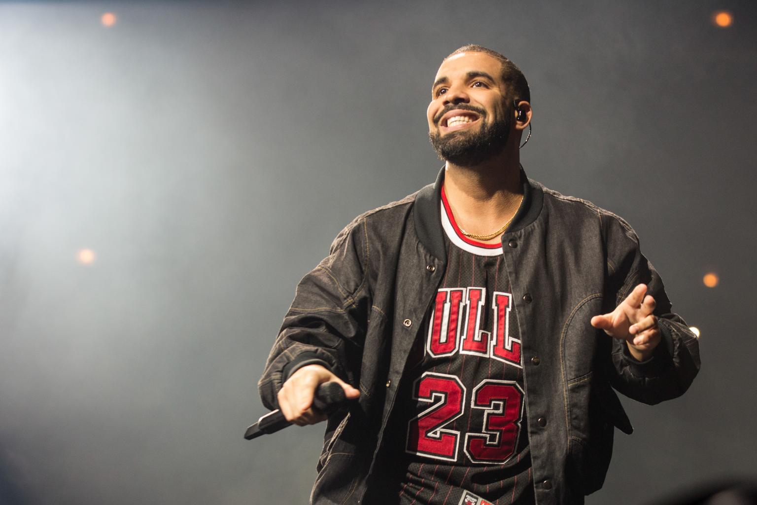 Drake Leads Soul Train Awards With 12 Nominations, Beats Out Beyonceâ€™s Eight