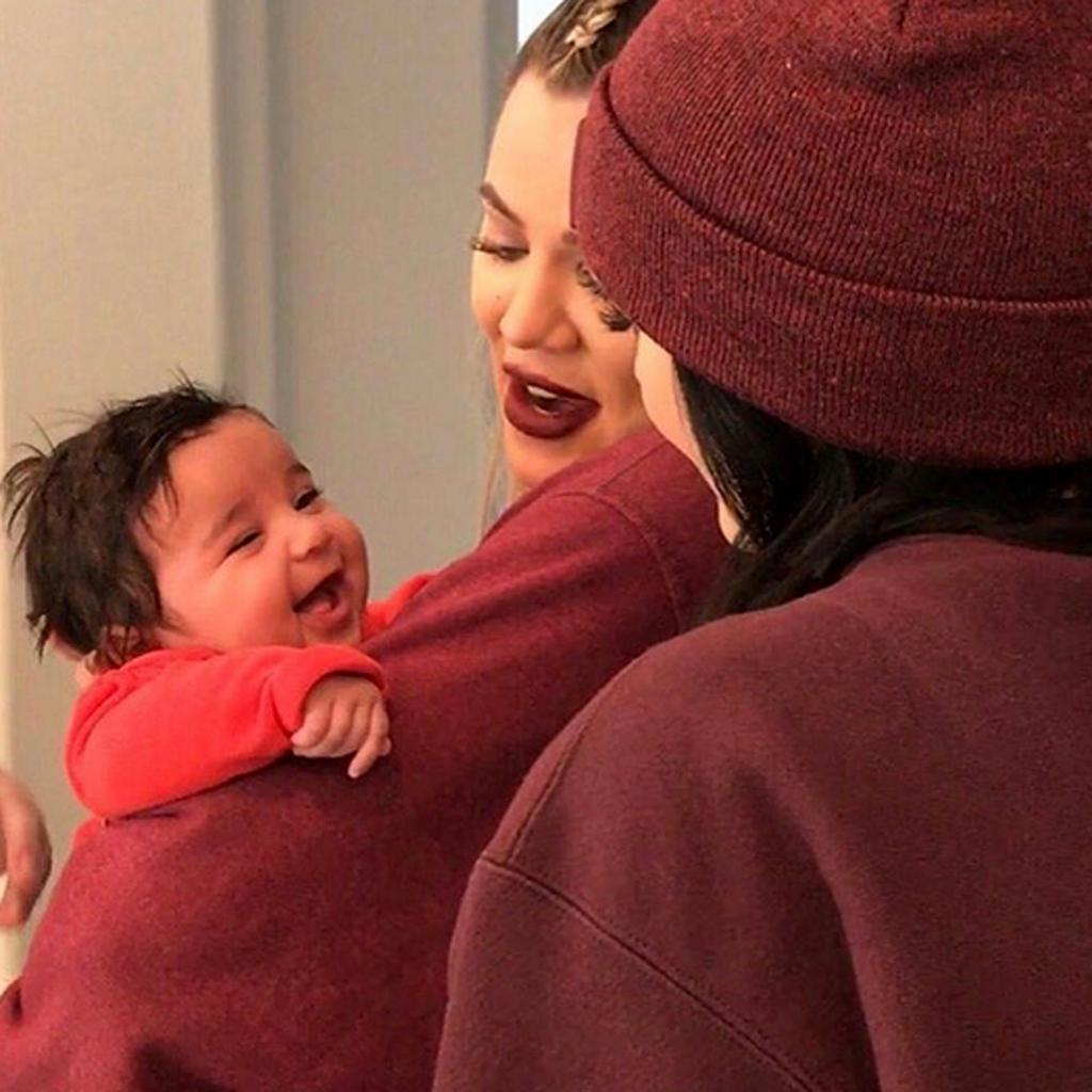 Dream Kardashian       's Smile Is Too Cute During Family Time with Aunts Khlo  '  and Kylie